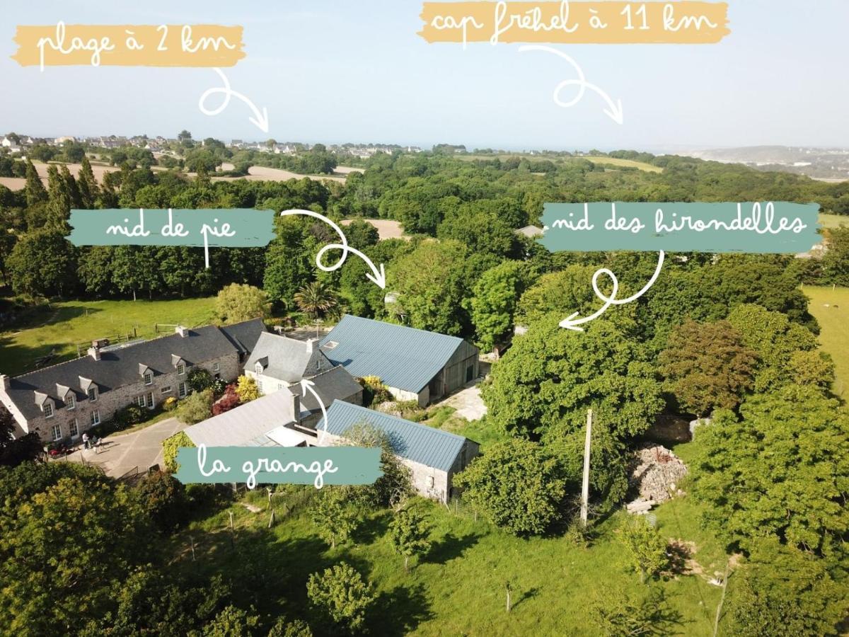 La Ville Es Renais - Ferme Et Maison D'Hotes Insolite Erquy Exteriör bild
