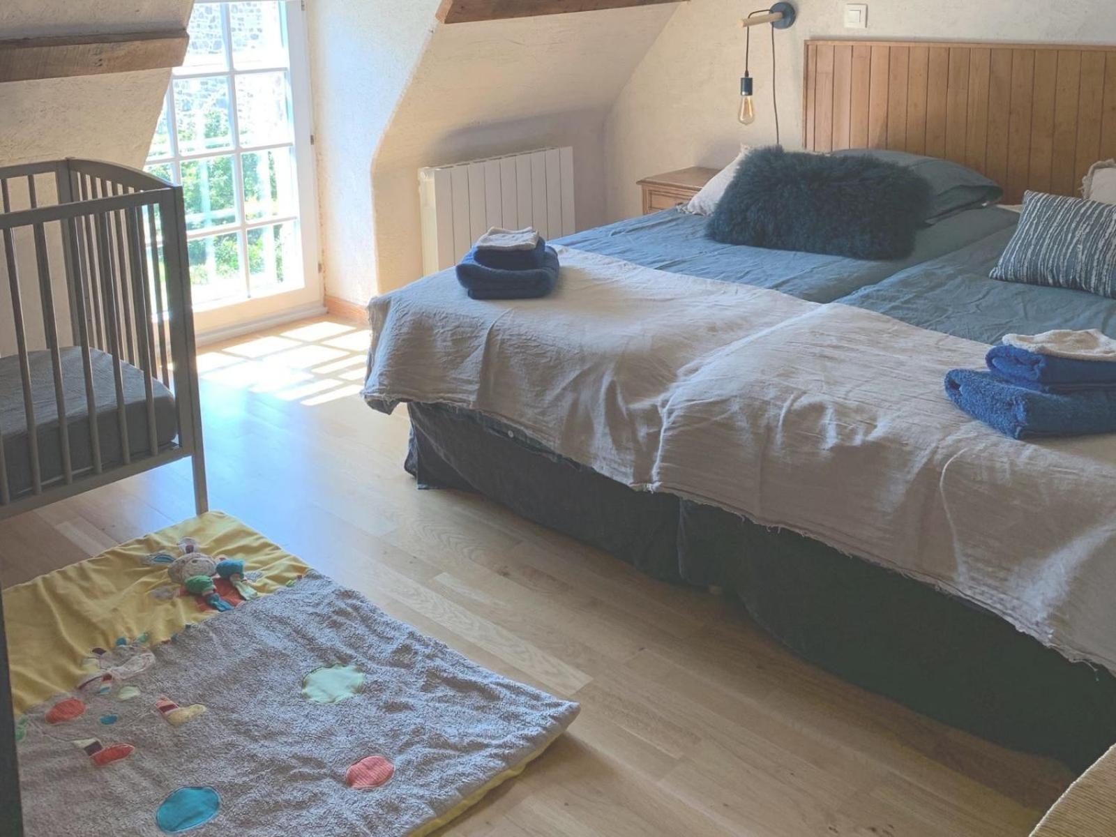 La Ville Es Renais - Ferme Et Maison D'Hotes Insolite Erquy Exteriör bild